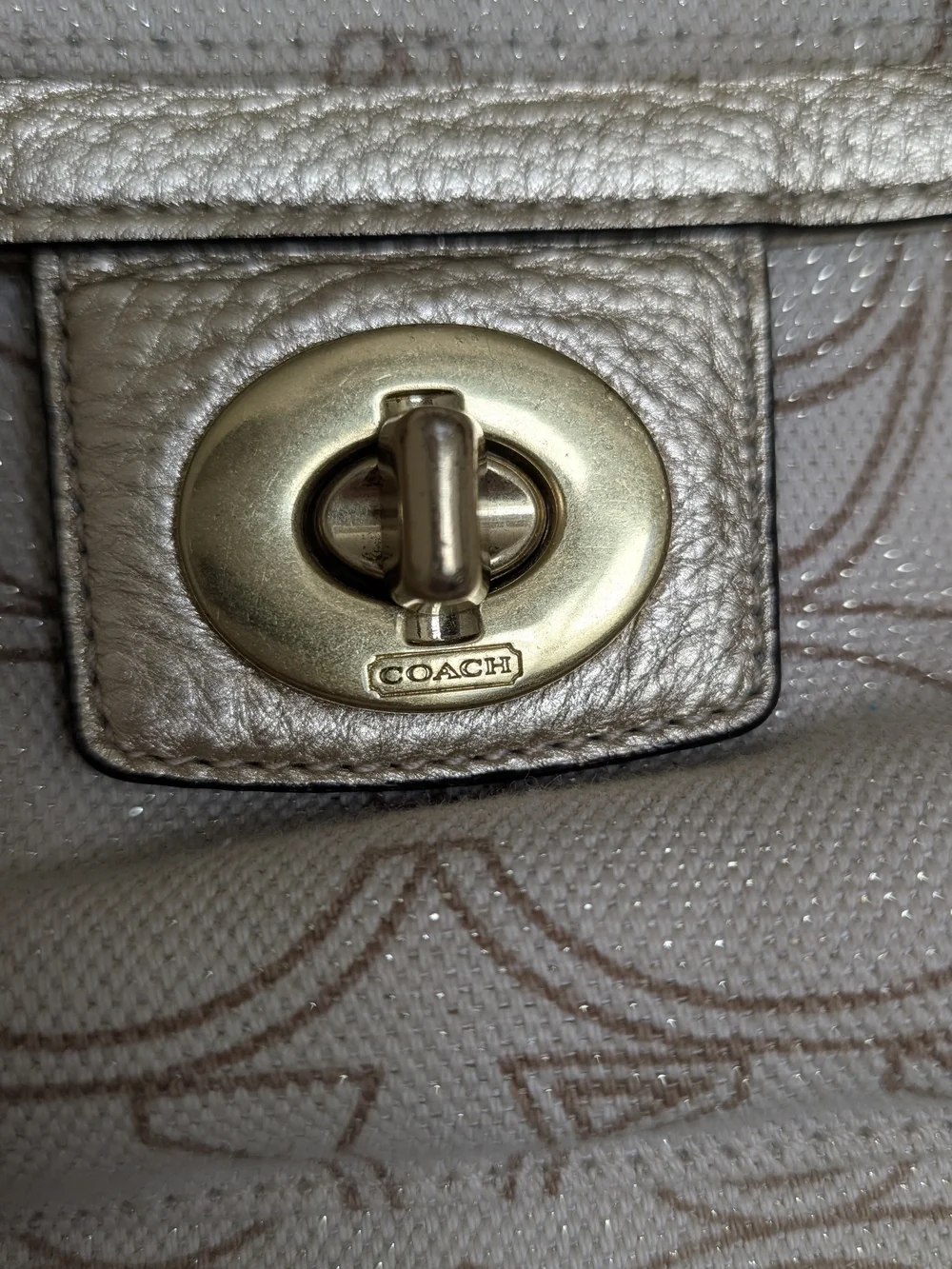 Coach Penelope Signature Carry-All